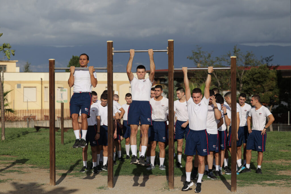Allievi della Scuola Carabinieri durante l'attività fisica