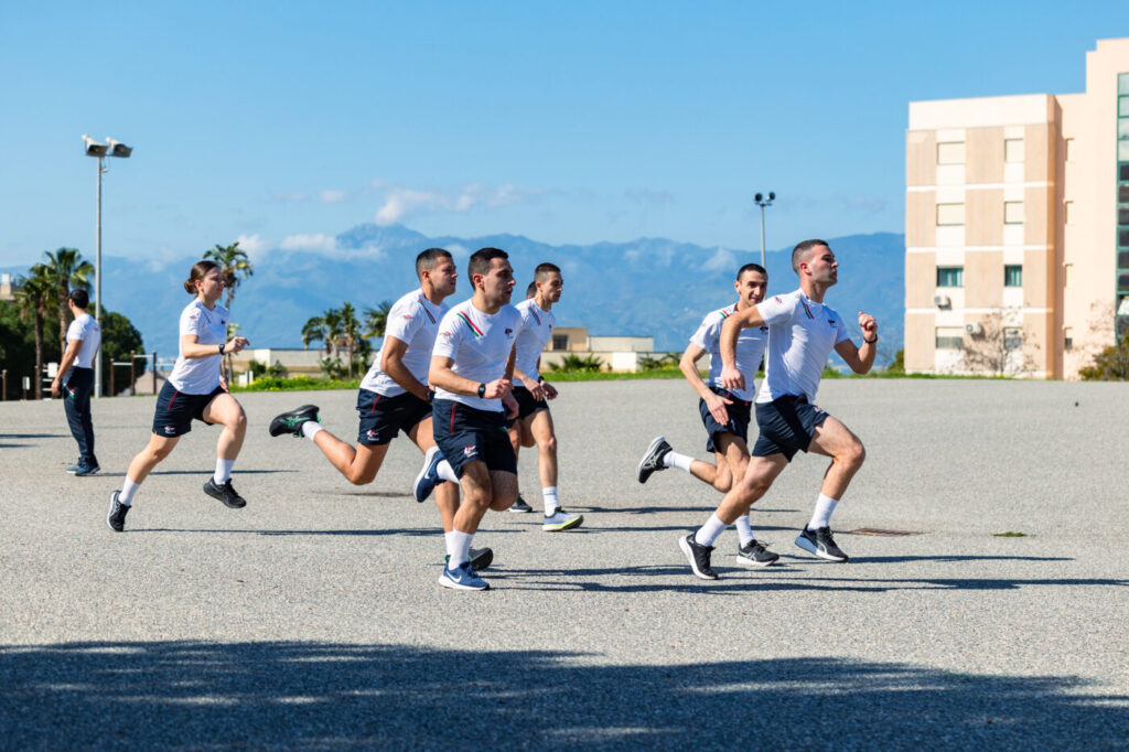 Allievi della Scuola Carabinieri durante l'attività fisica