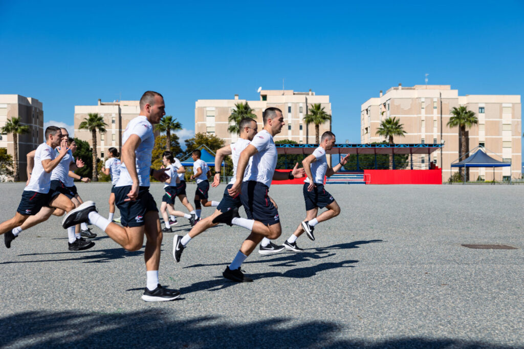 Allievi della Scuola Carabinieri durante l'attività fisica