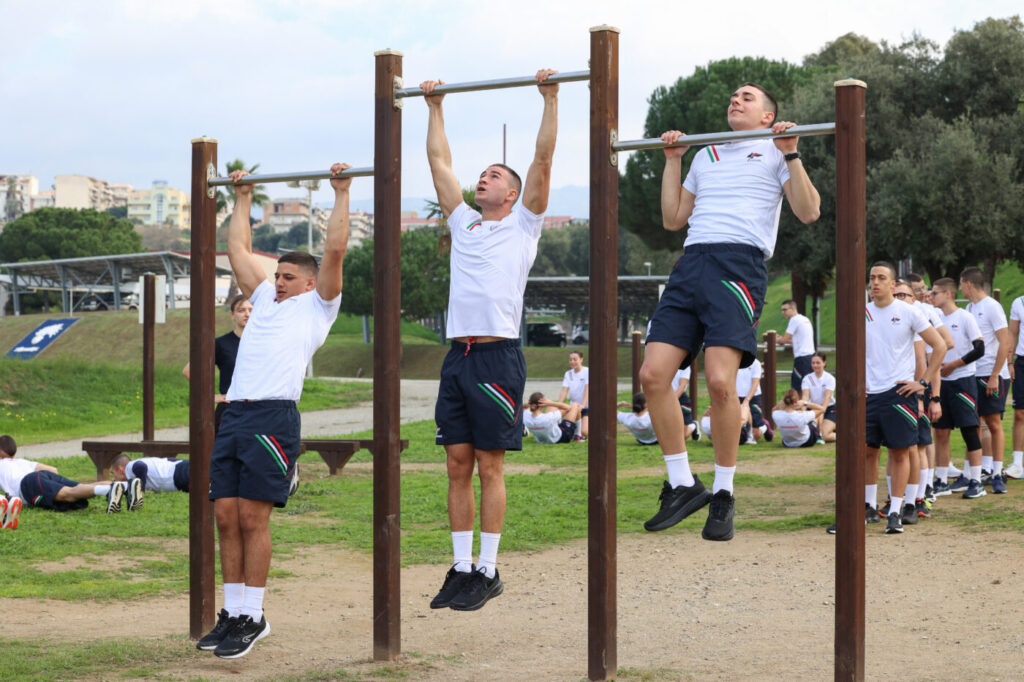 Allievi della Scuola Carabinieri durante l'attività fisica